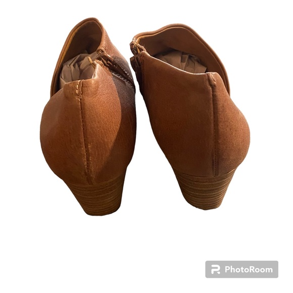 Lucky Brand cut out booties, size 8M, tan, boho, good condition with light wear. - Picture 6 of 10